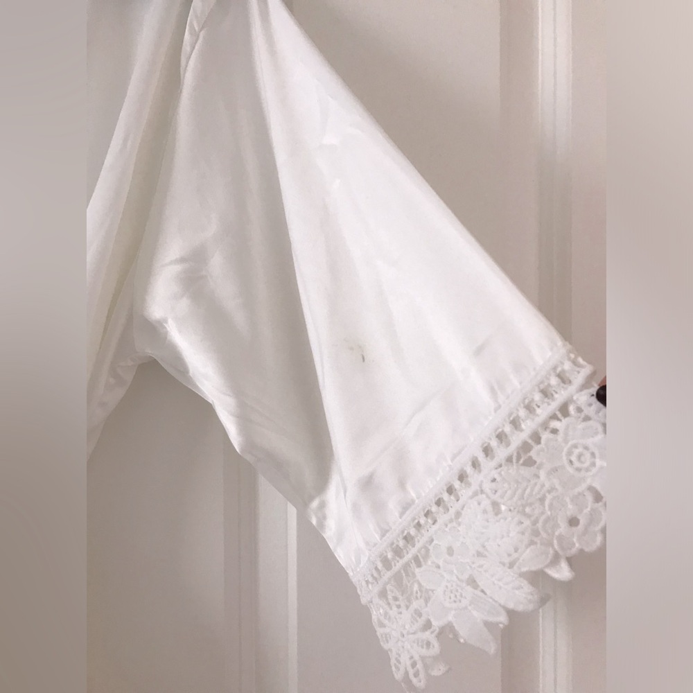 White Lace-Trim Satin Robe - Picture 12 of 15